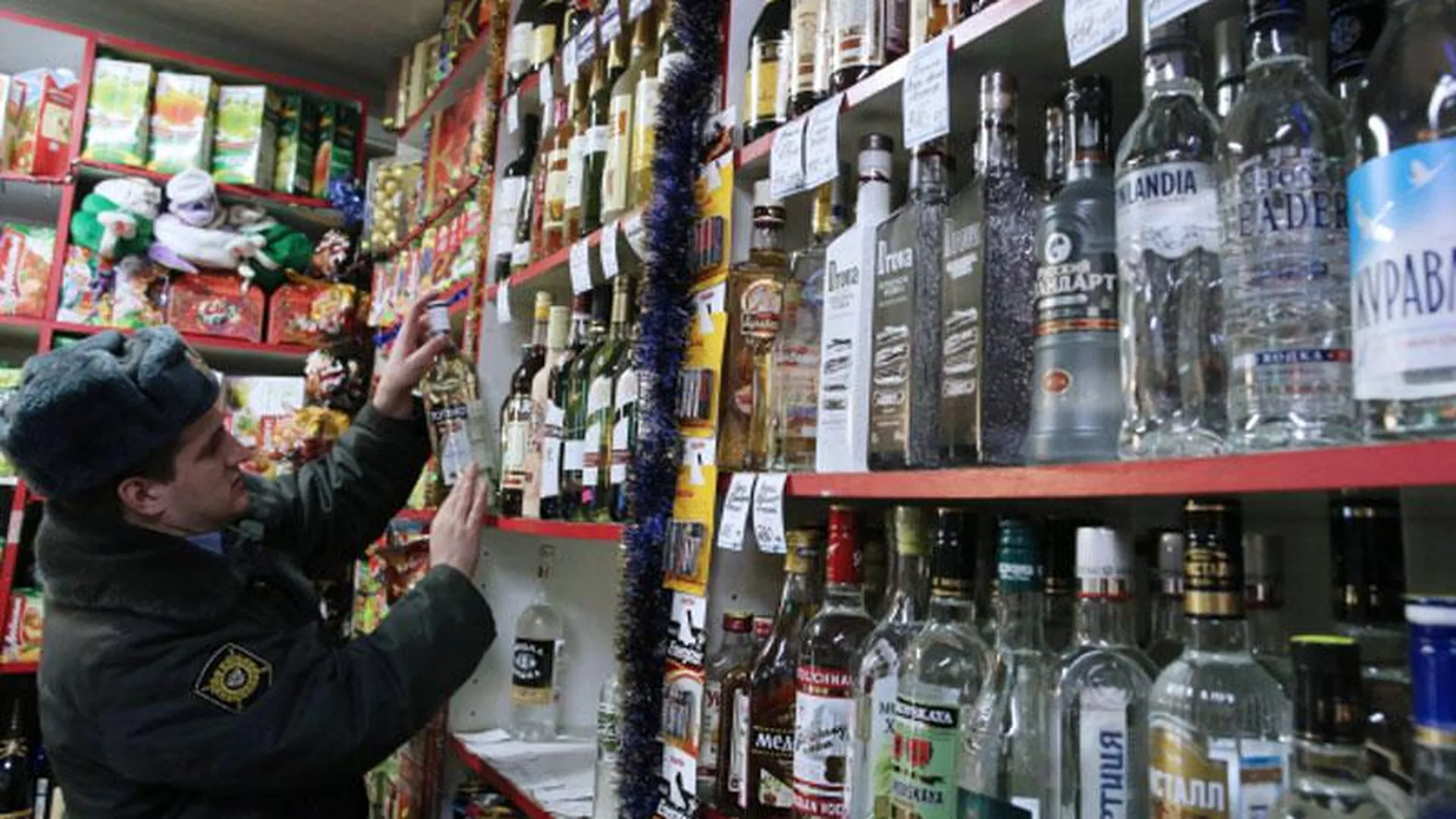 В Орехово-Зуево полицейские не дали продать алкоголь ребенку