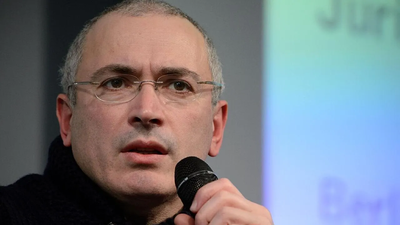 Прокуратура попросила конфисковать около 1,5 млрд рублей со счетов Ходорковского и Лебедева