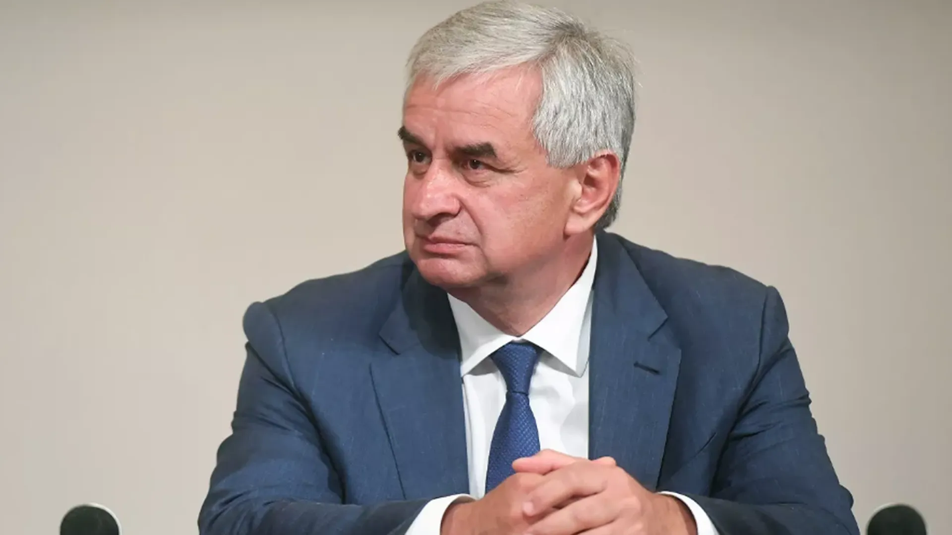 Парламент Абхазии выступил за отставку президента