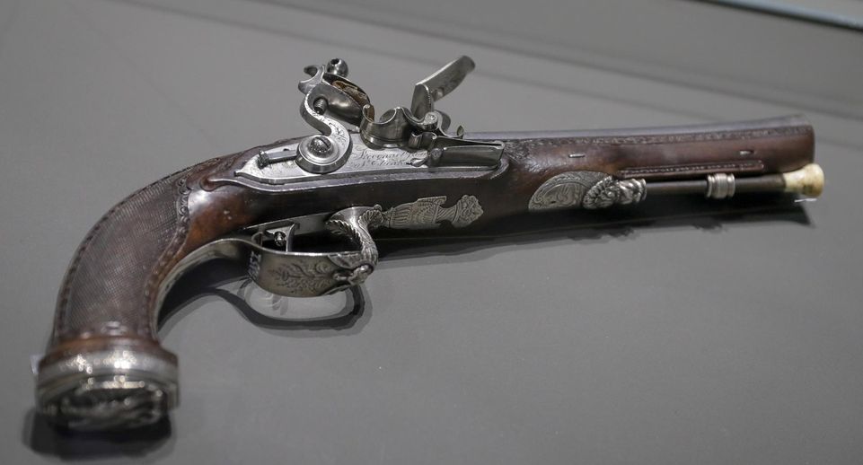 Би-Би-Си: два пистолета Наполеона продали на аукционе за 1,69 миллиона евро
