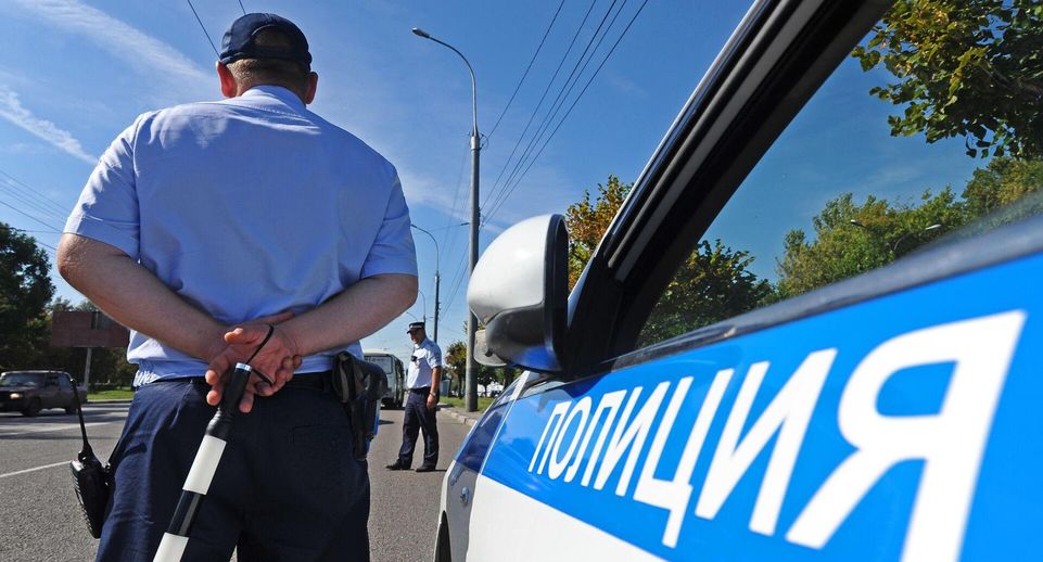 Помощника министра МЧС Крыма поймали за рулем Range Rover без прав