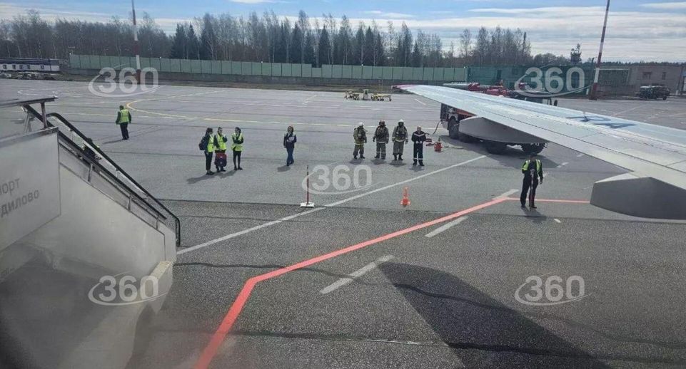 Летевший из Петербурга в Уфу самолет совершил экстренную посадку в Кирове