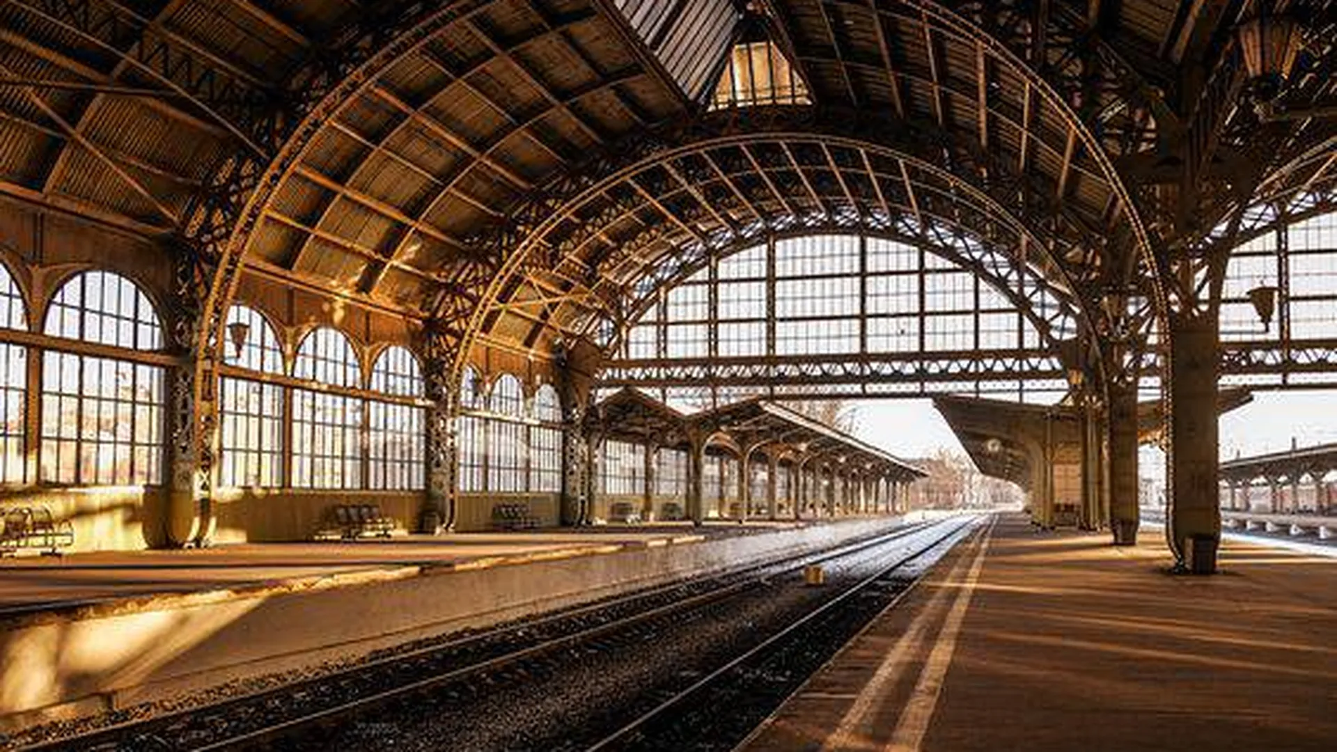 Window station. Витебский вокзал Санкт-Петербург. Витебский ЖД вокзал в Санкт-Петербурге. Санкт-Петербург на Витебском вокзале. Витебский вокзал Питер.