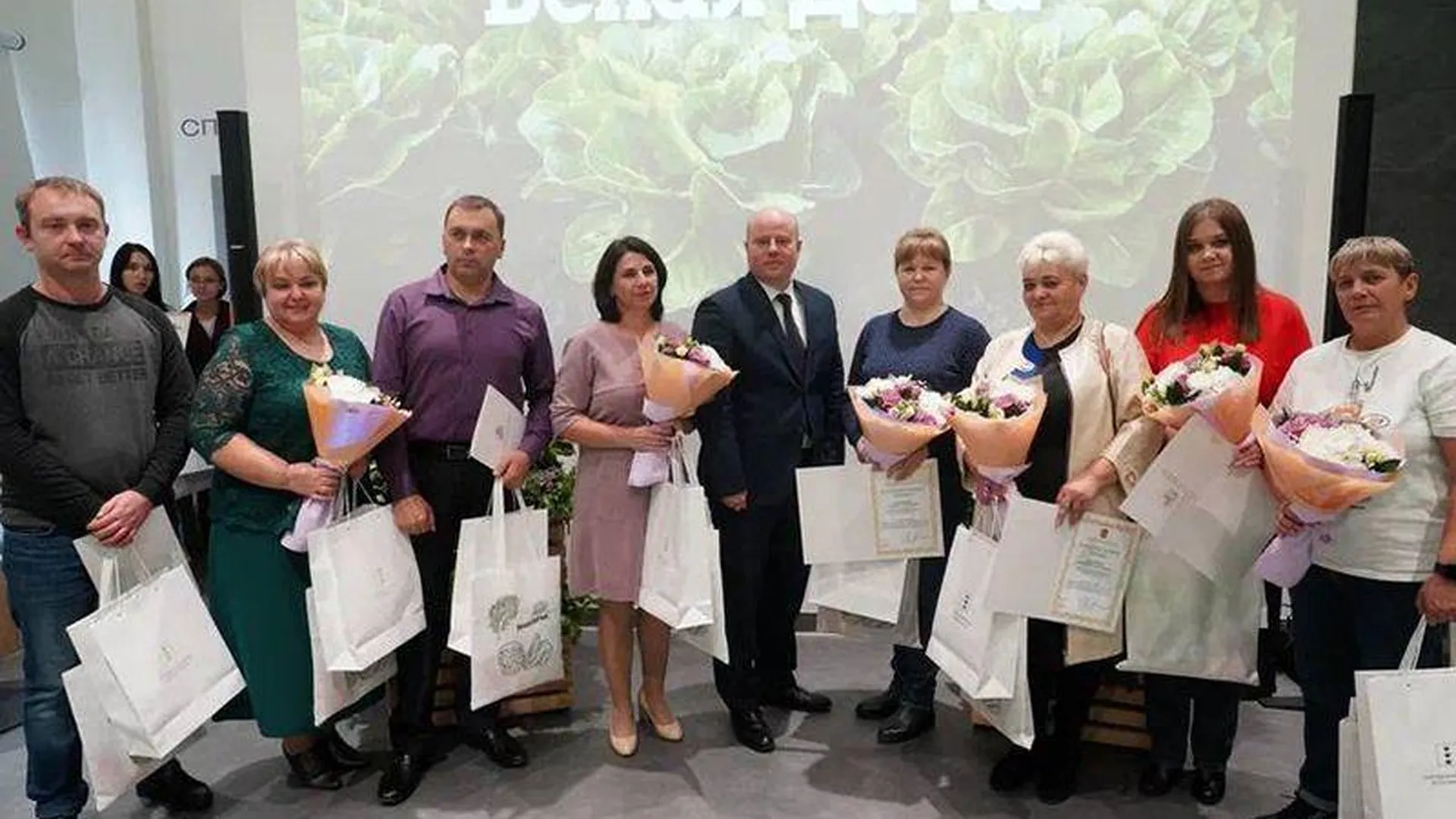 Глава Котельников поздравил работников завода с Днем сельского хозяйства