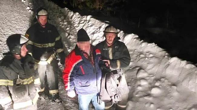 В Подмосковье спасли пенсионера, который чуть не замерз в снежном поле