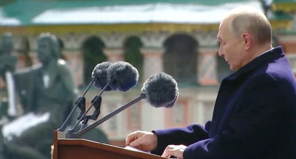 Путин: Запад пытается исказить правду о Второй мировой войне