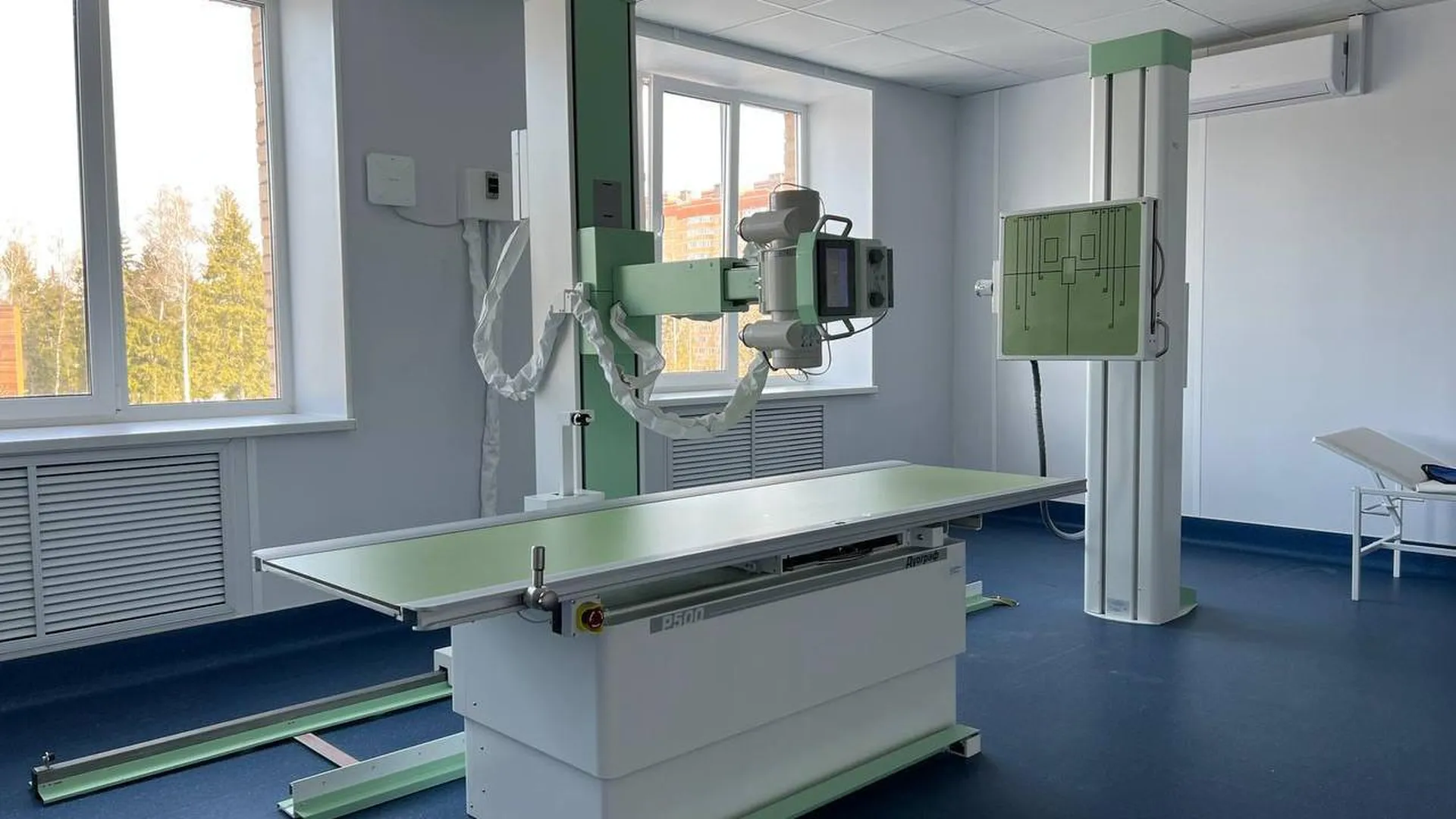 Современное медицинское оборудование продолжают устанавливать в поликлиниках подмосковной Лобни