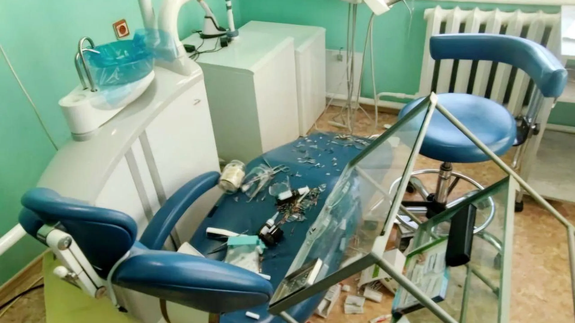 Нетрезвый мужчина избил врача и устроил погром в подмосковной стоматологии