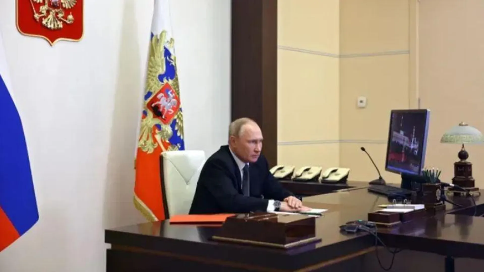 Путин по ВКС провел встречу с многодетными семьями