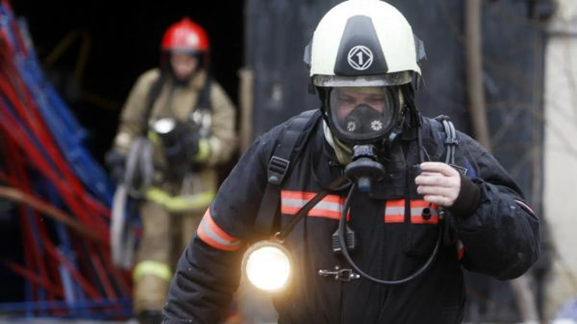 При пожаре на складе в Москве погибли как минимум 16 человек