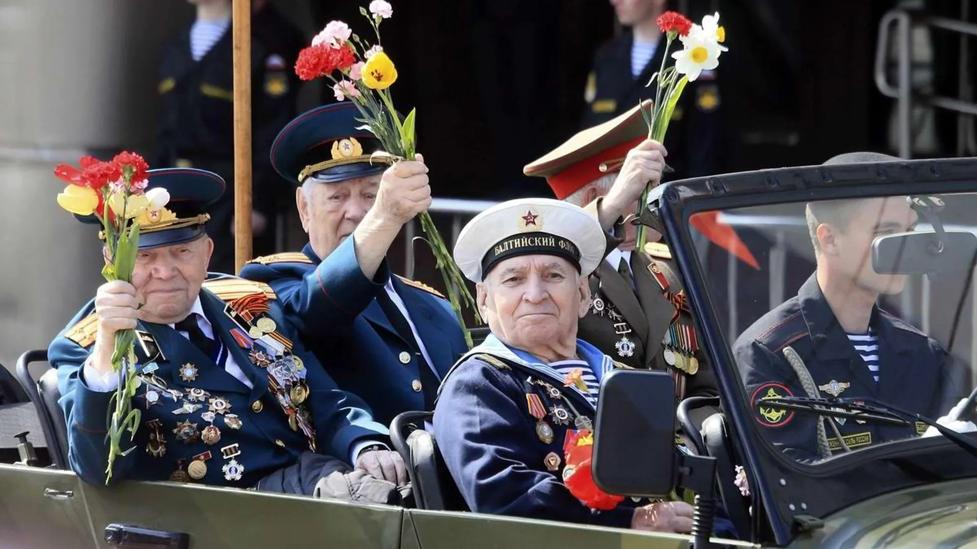 ВС РФ поздравили ветеранов Великой Отечественной войны с наступающим Днем Победы