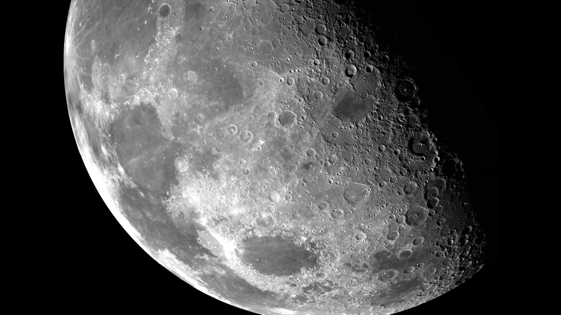 Эксперт рассказал о выборе места посадки станции «Луна-25»