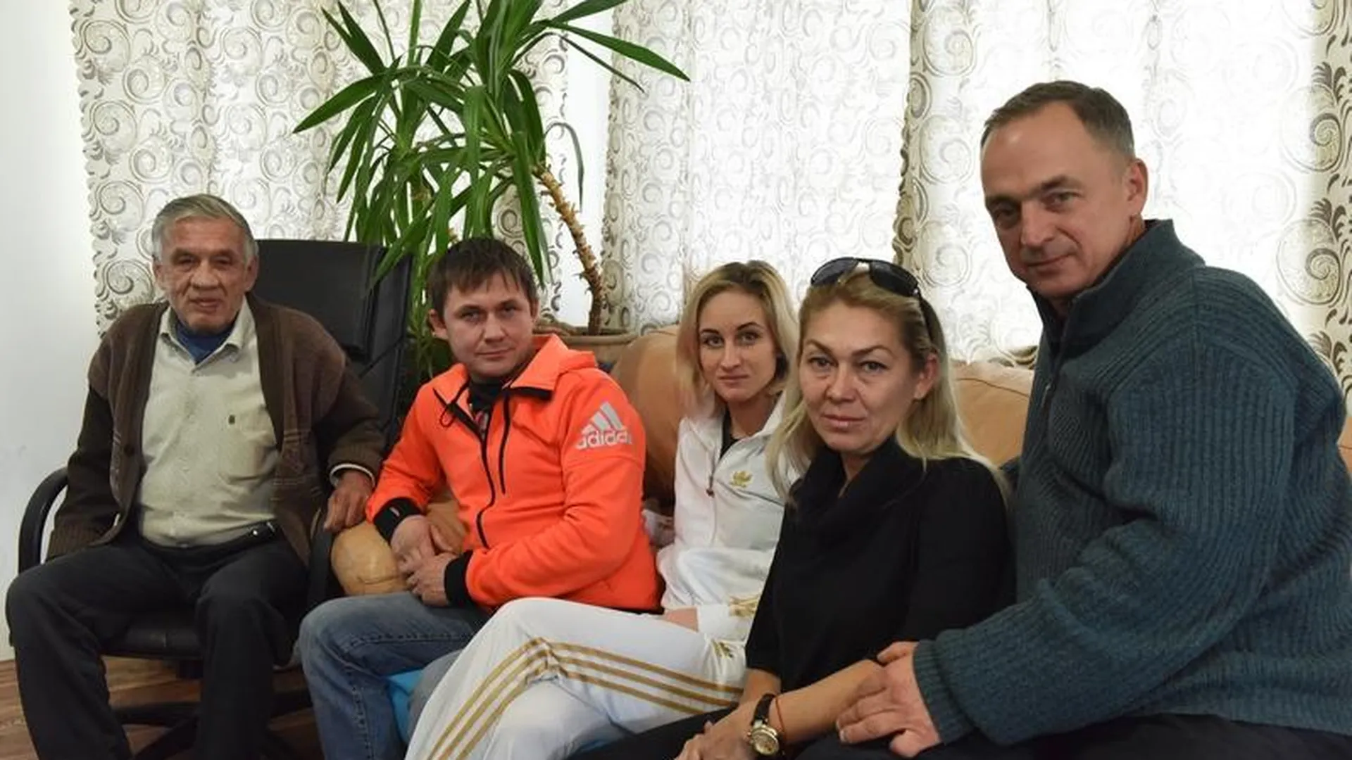 С вещами на выход: в Дмитровском округе многодетную семью выгоняют на улицу