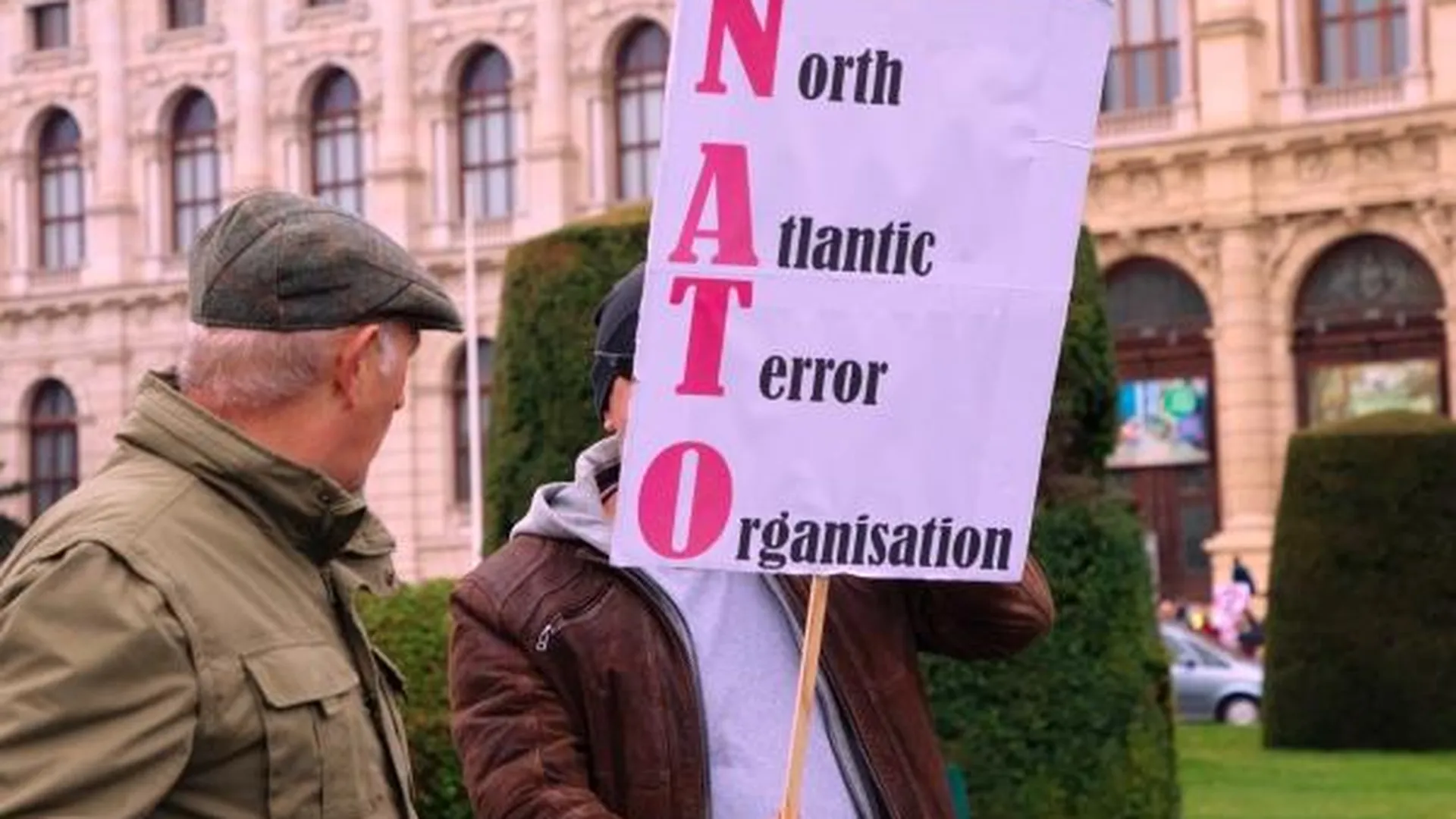 Участники мартовского митинга в Вене