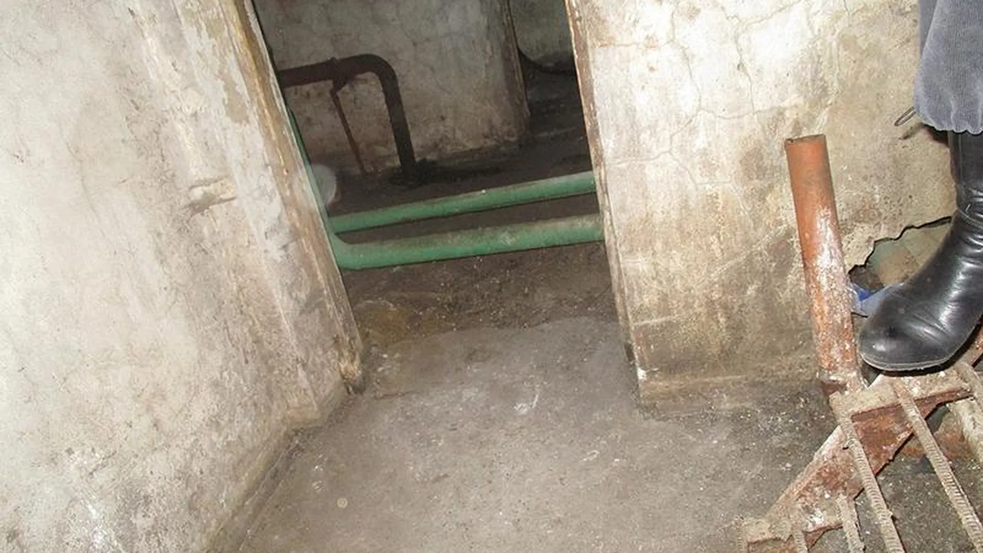 УК в Коломне игнорировала затопленный нечистотами подвал 1,5 месяца