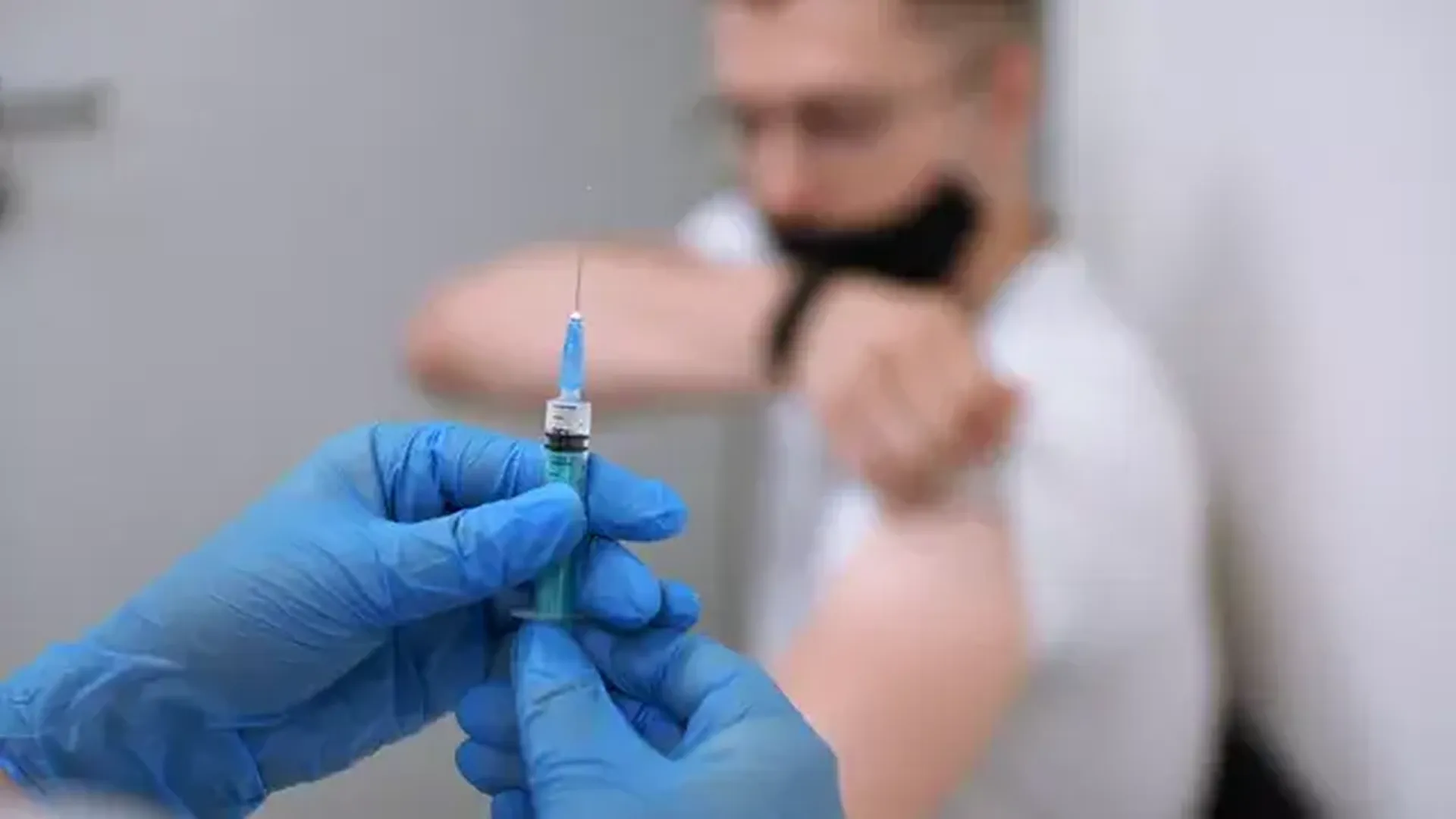 Онищенко оценил слова ВОЗ об опасности вакцин от ковида