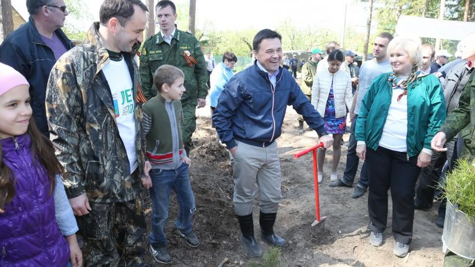 Воробьев пообещал провести еще более глобальную акцию по посадке деревьев
