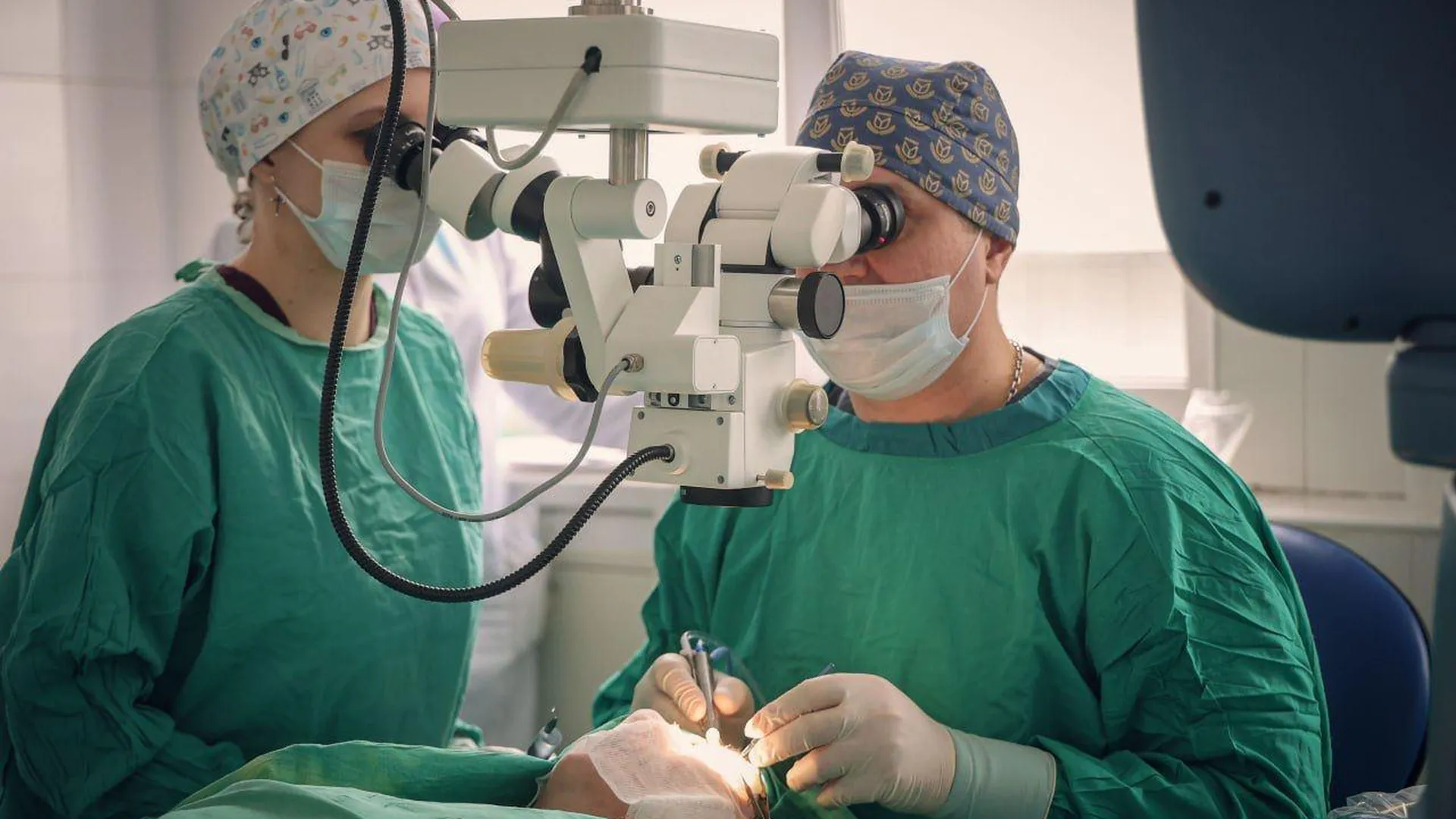 Подмосковные врачи восстановили зрение ослепшему пожилому мужчине