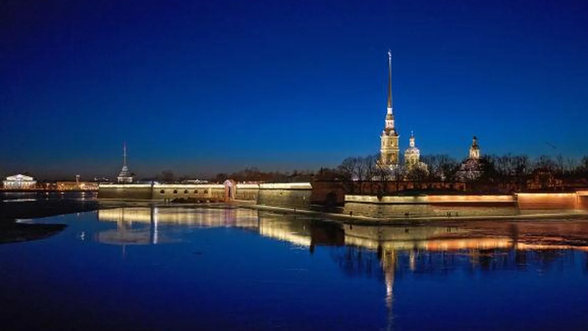 Санкт-Петербург признали лучшим городом России для влюбленных