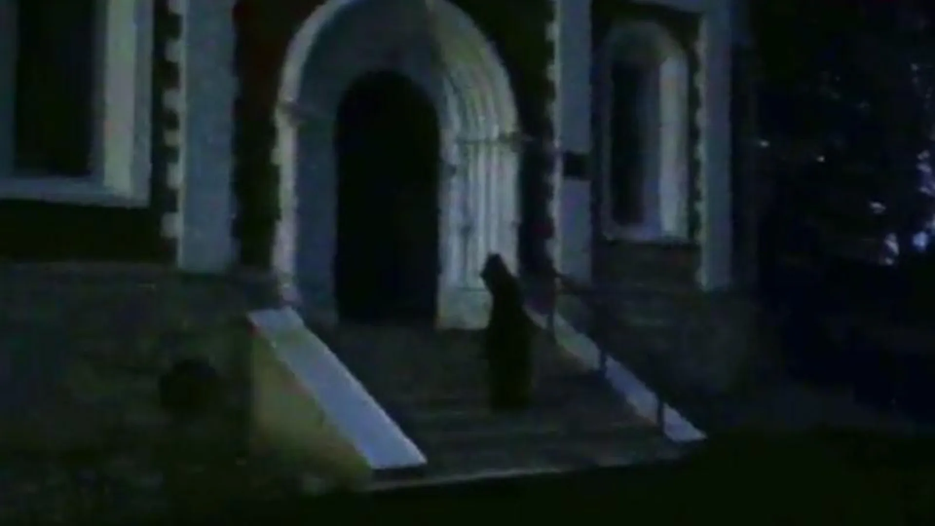 Призрак монаха был снят на видео у Можайского кремля
