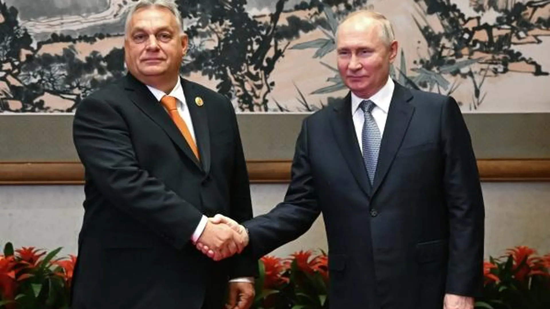 Премьер Венгрии Орбан поздравил Путина с победой на выборах