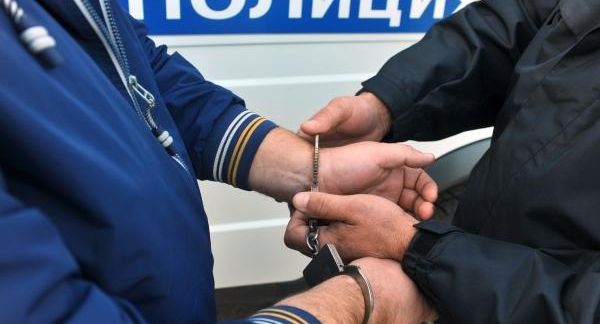 Прокуратура Москвы: стрелявший из окна мужчина попал в женщину и ребенка