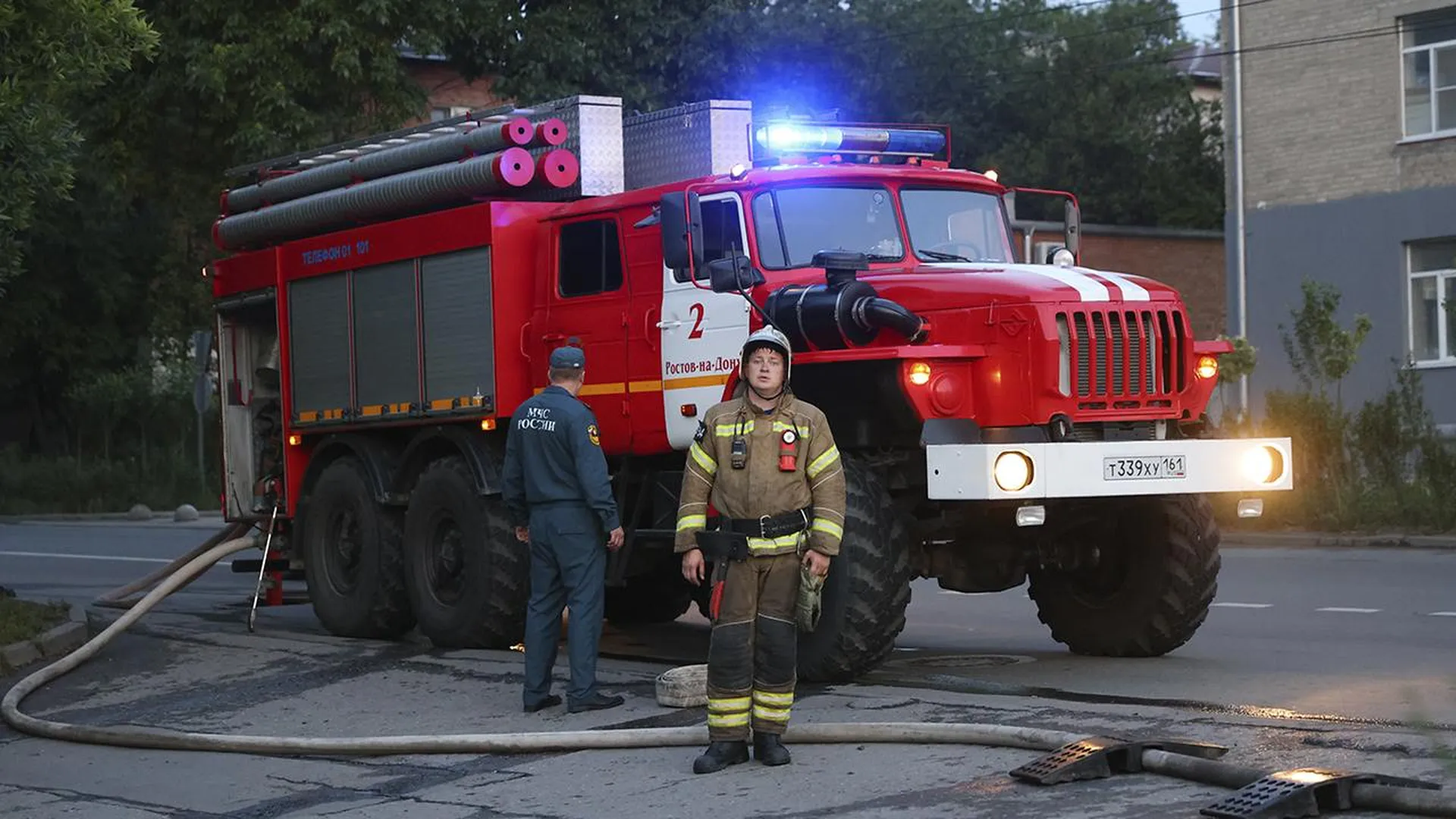 Во Владикавказе из горящего дома эвакуировали два десятка человек