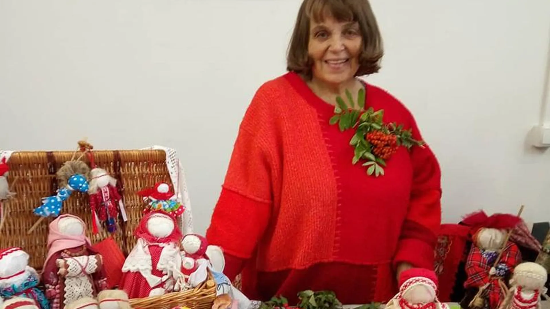 «Куклы в избушке»: пенсионерка из Талдома с помощью игрушек рассказывает о русских традициях