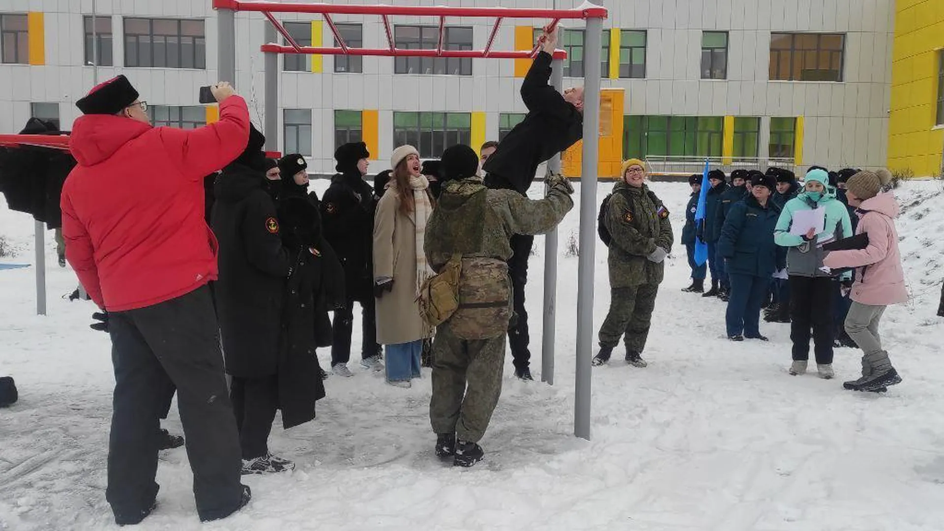 Соревнования по военно-прикладным видам спорта прошли в школе № 4 в Солнечногорске