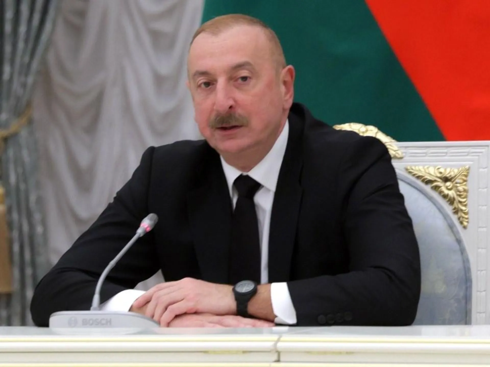 Президент Азербайджана Алиев пообещал не поставлять оружие Украине