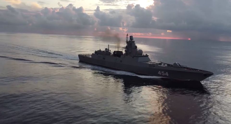 Минобороны: корабли Северного флота проводят учения в Атлантическом океане