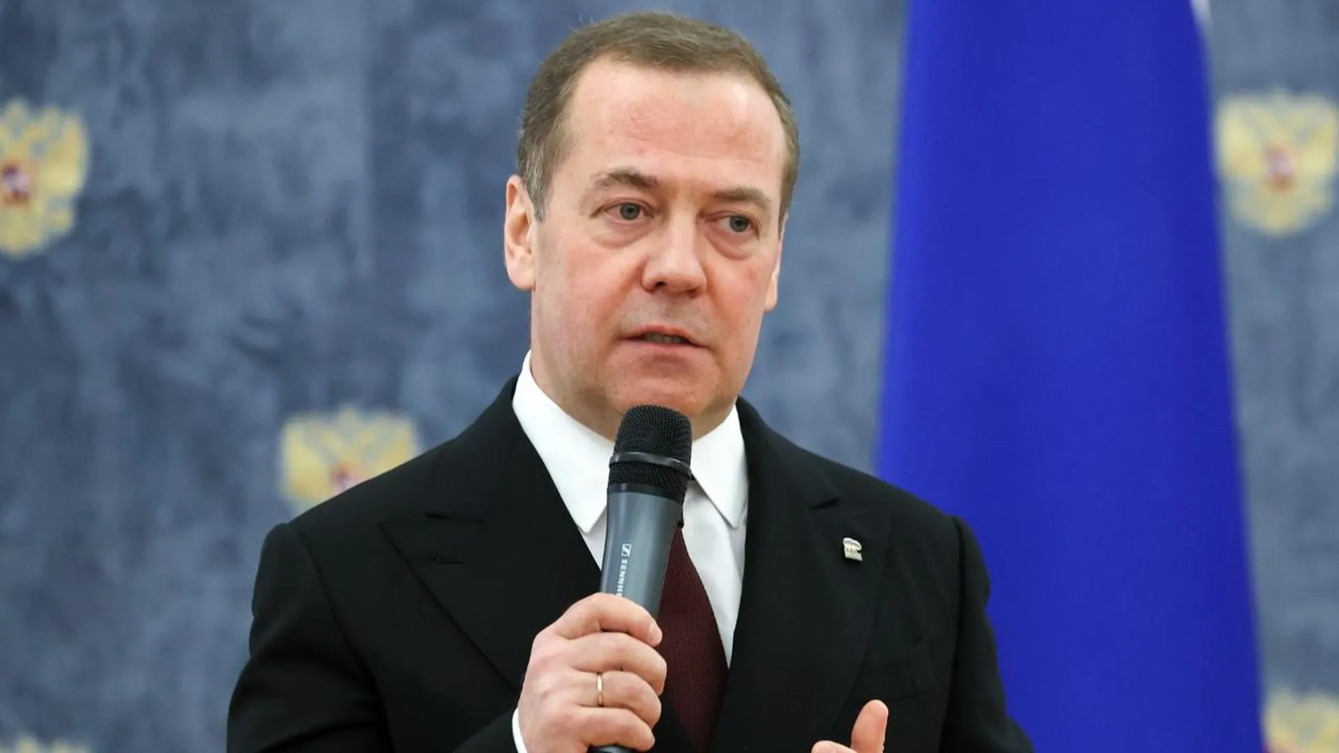 Медведев ответил Байдену на заявления об Украине