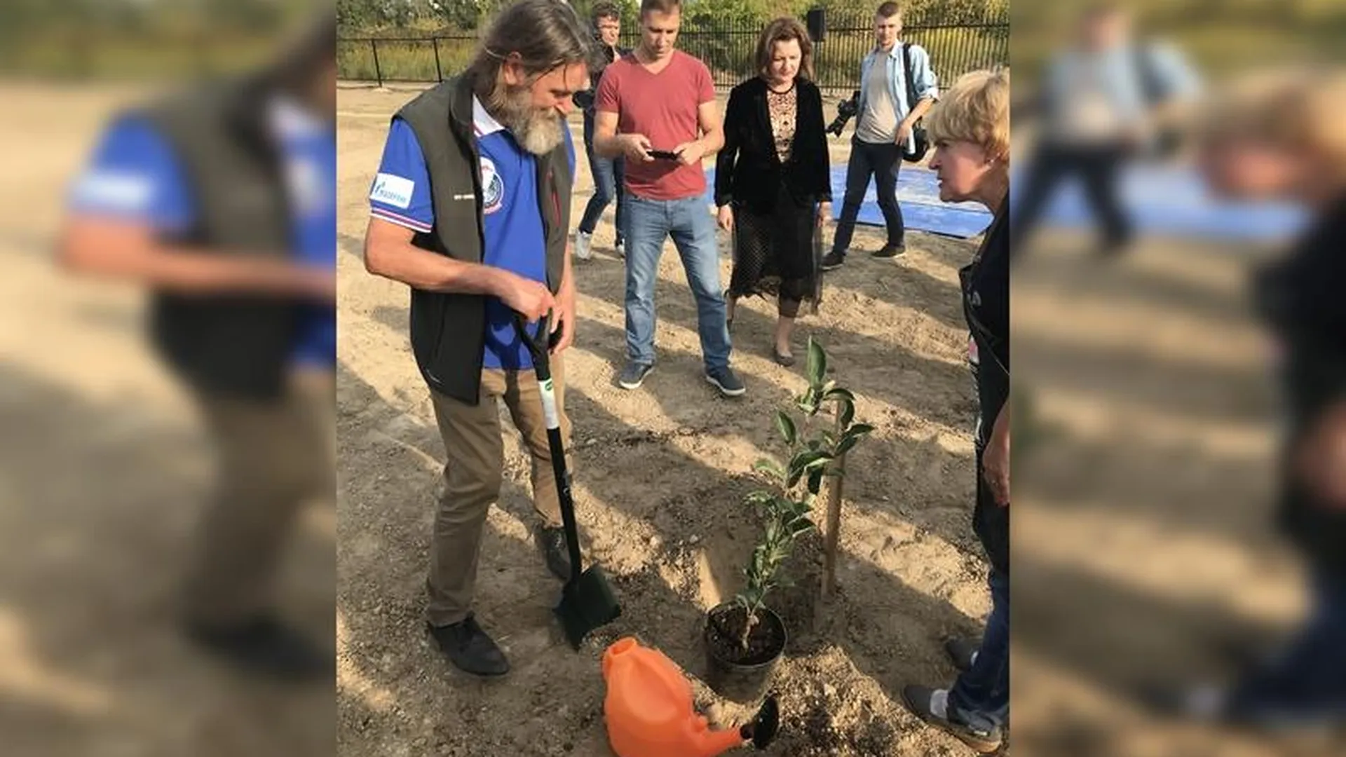 Путешественник Федор Конюхов посадил в Ивантеевке яблоневый сад