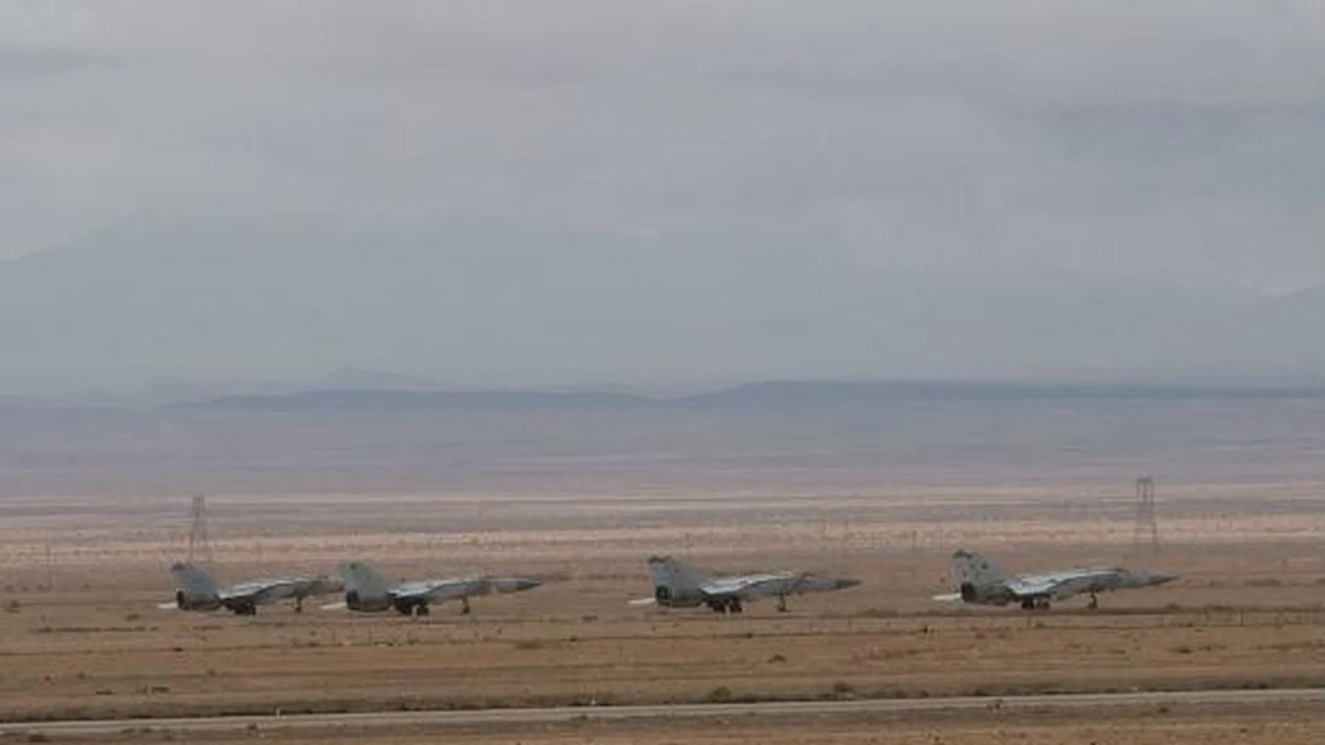 Первая группа российских самолетов покинула Сирию