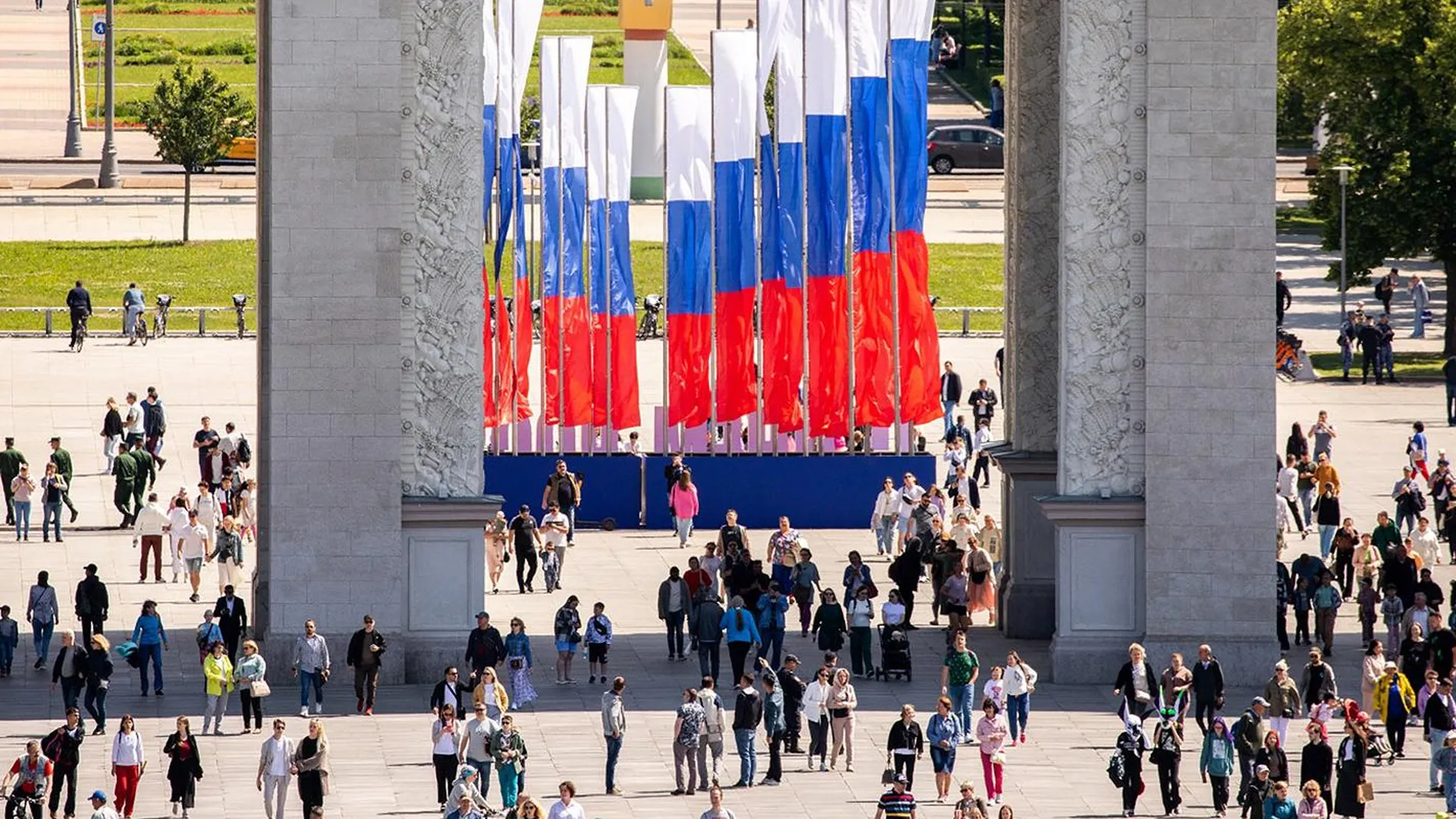 Вднх в москве 22 июня 2024. Вднх фонтаны 2024 год. Вднх в москве 22 июня 2024. Выставка достижений народного хозяйства. Вднх жара.