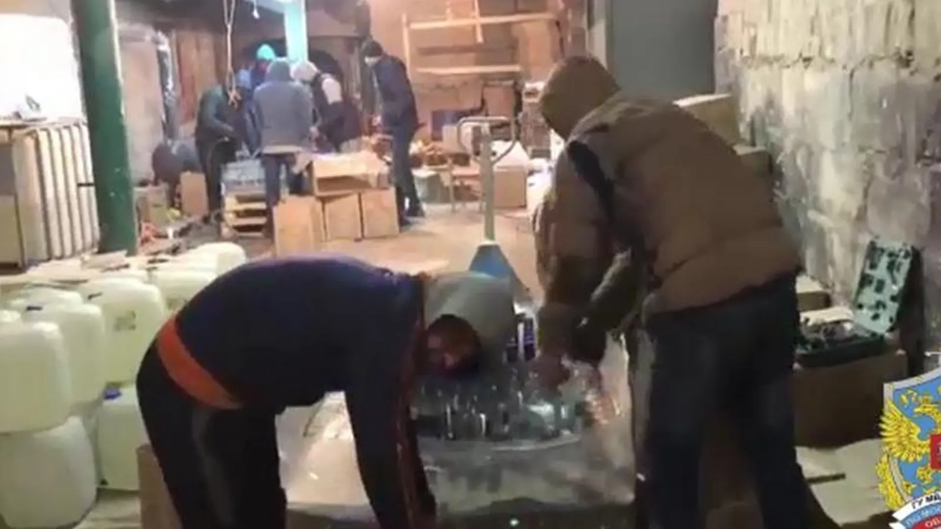 Подпольный алкоцех с 5 тоннами спирта накрыли в Красноармейске