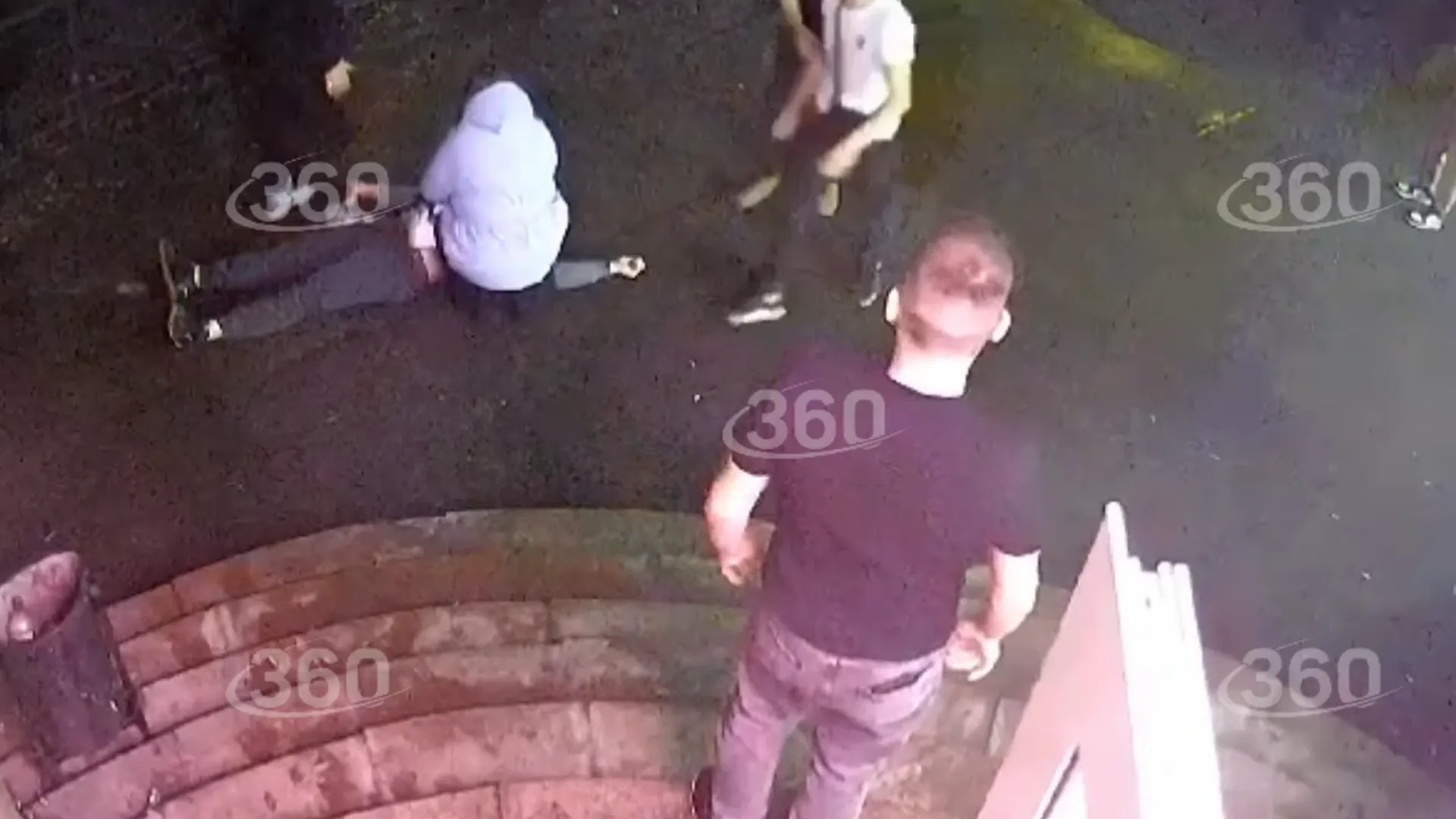 Нападение на заступившегося за девушку бойца СВО в Москве попало на видео