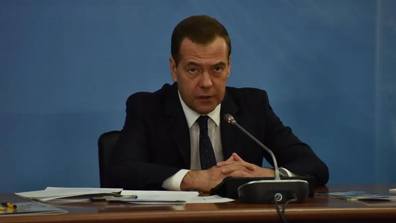 Медведев: российским станкам нужны свои программные продукты