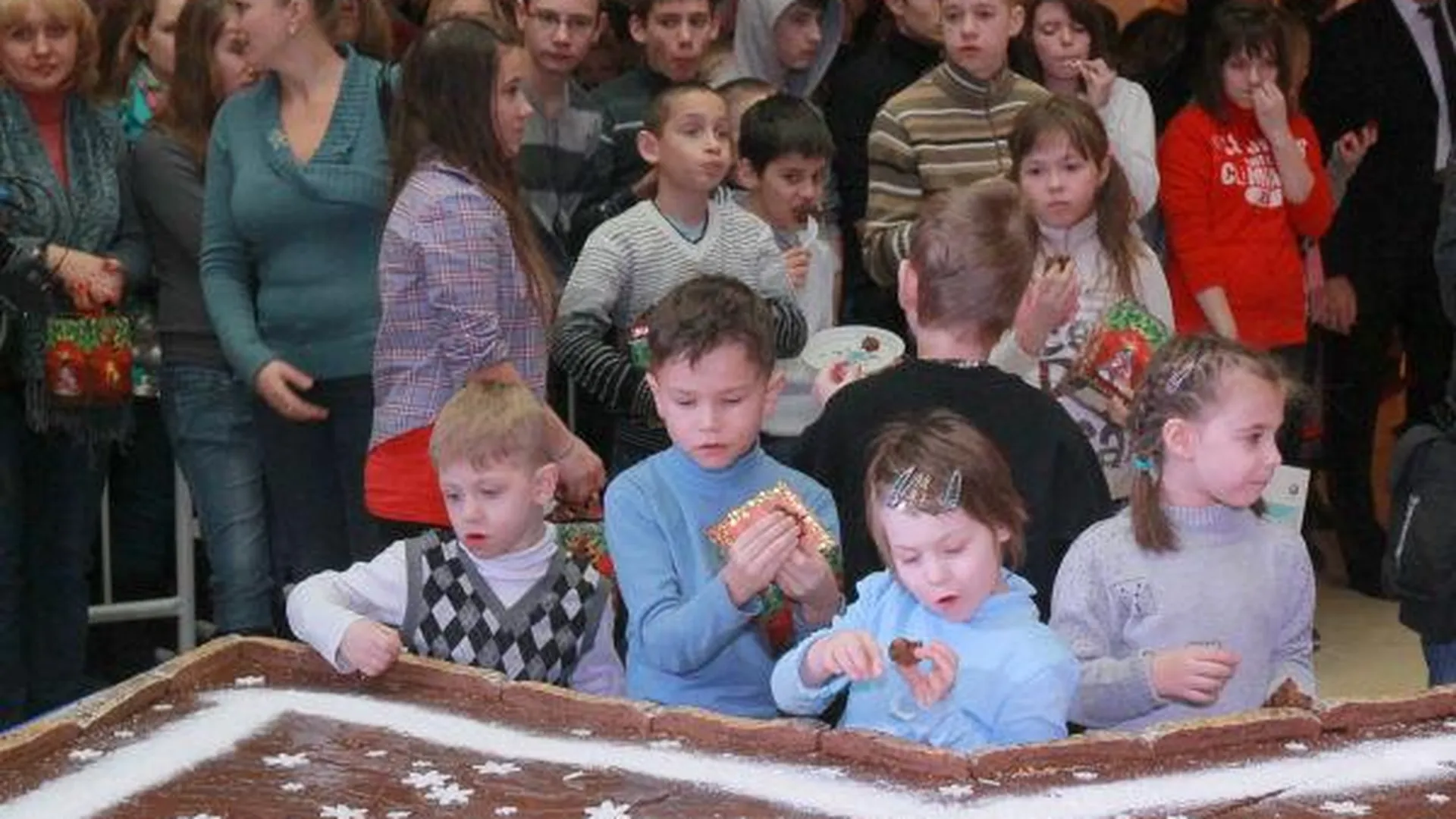 Гигантскую коврижку в виде карты России испекут на Крещение в столице