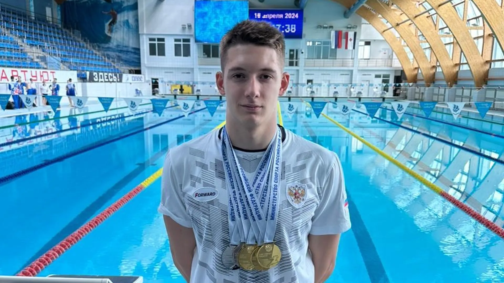 Подмосковный пловец выиграл 5 наград на чемпионате России