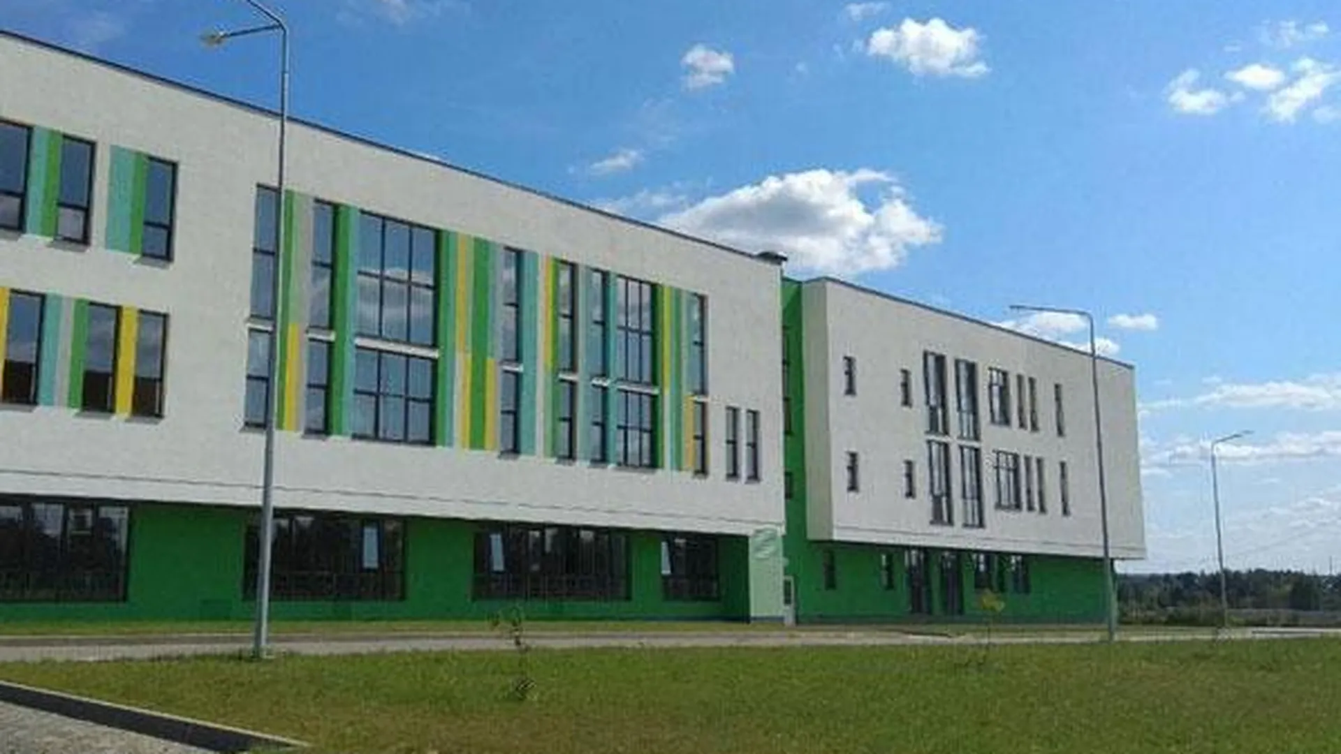 Хорошие учителя и современное оборудование: Губернатор проверил новую школу в Наро‐Фоминске