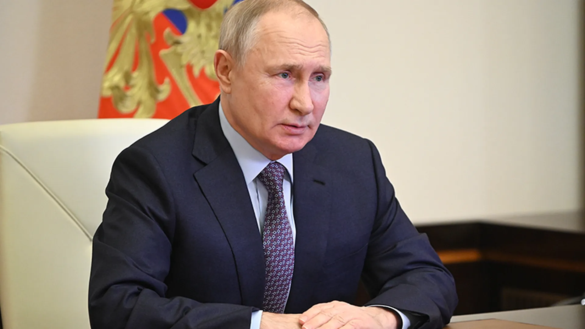 «Скоро все вернется на круги своя»: россияне рассказали, чего ждут от послания Путина