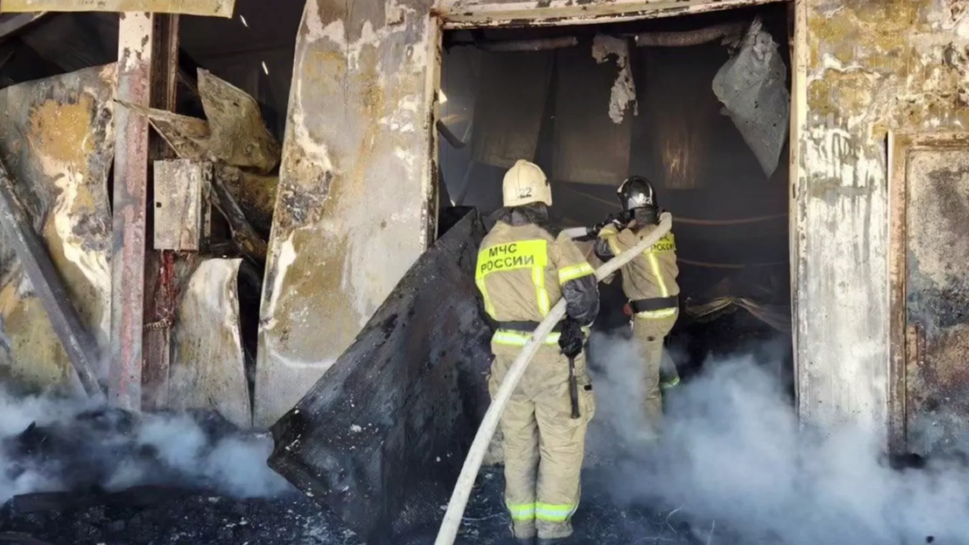 Крупный пожар на овощебазе под Краснодаром попал на видео