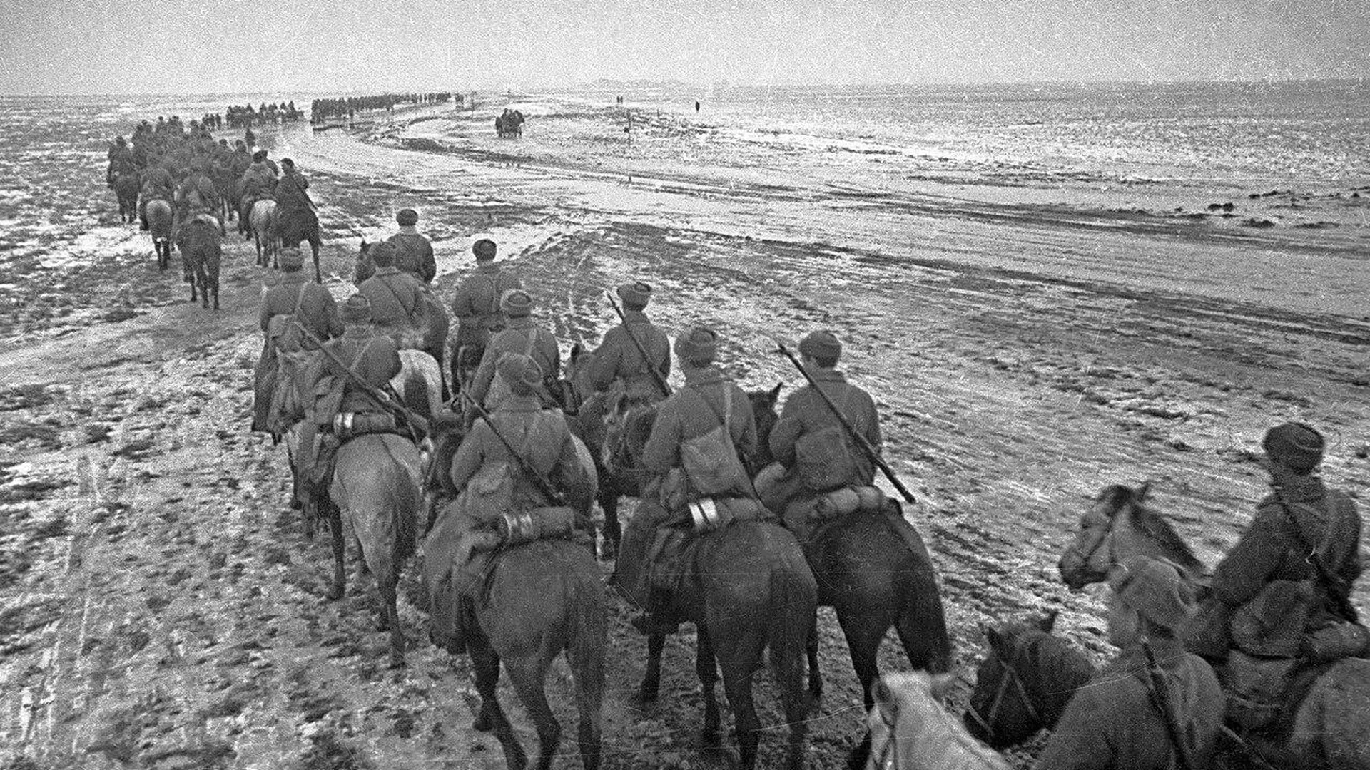 Части 4-го гвардейского кавалерийского корпуса на марше, 1 апреля