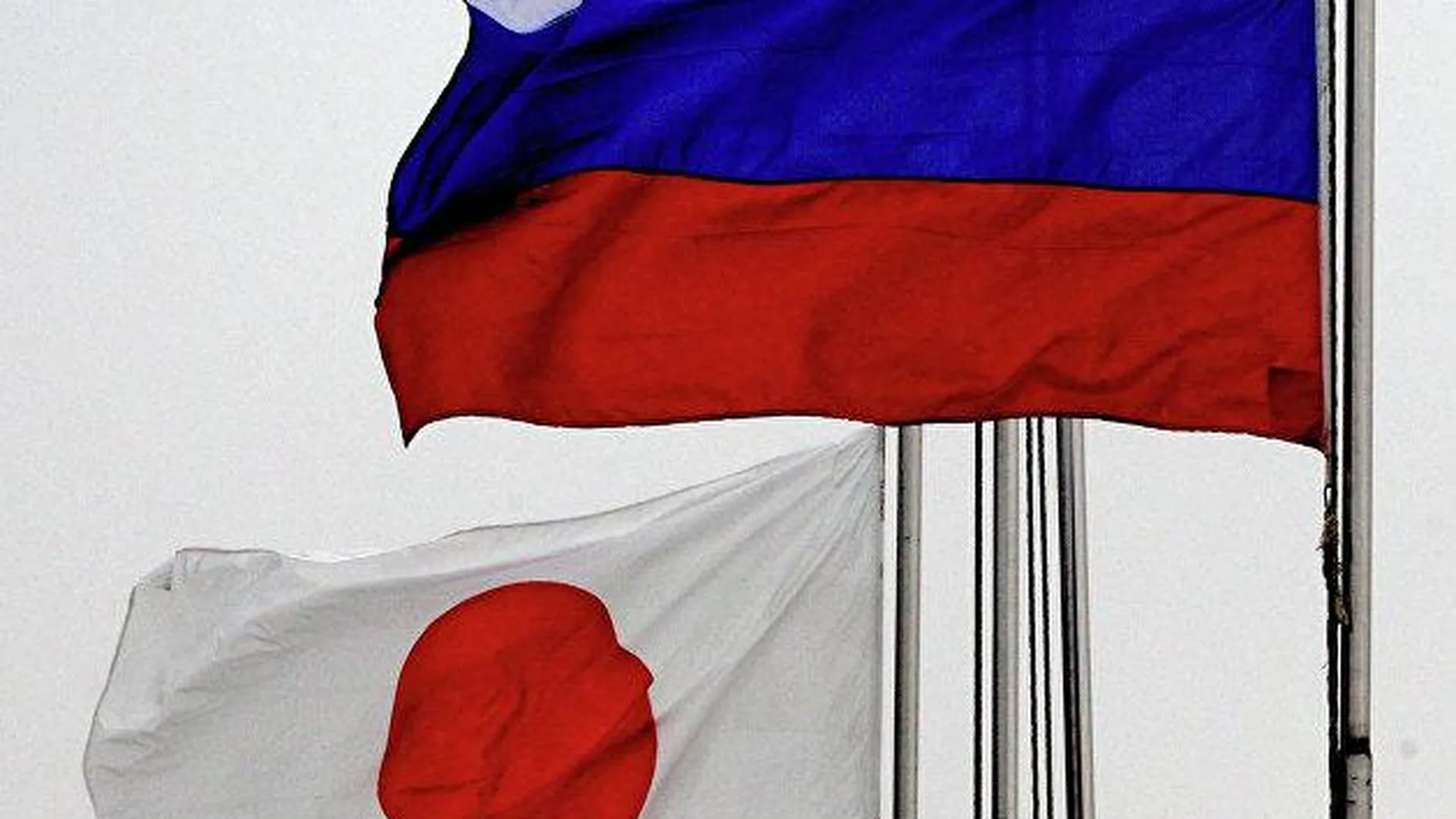 Япония ввела санкции против Скабеевой и Жоги