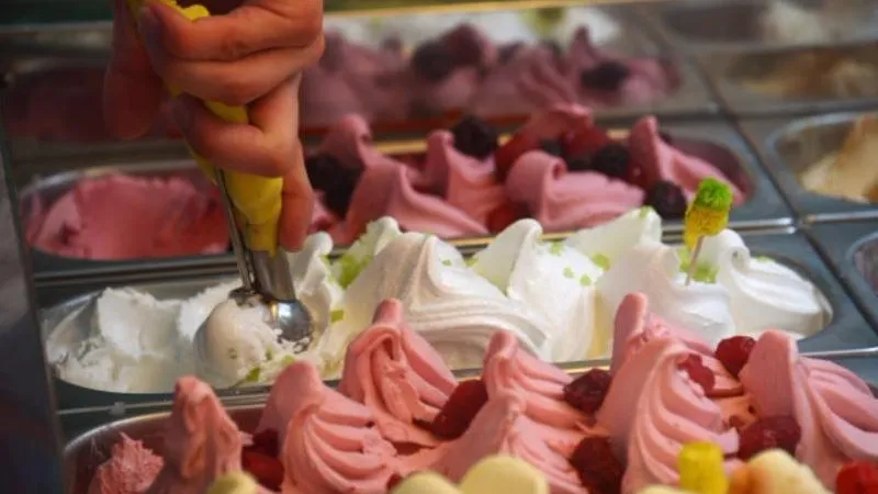 Сладкоежки смогут попробовать 15 видов мороженого в столичном метро