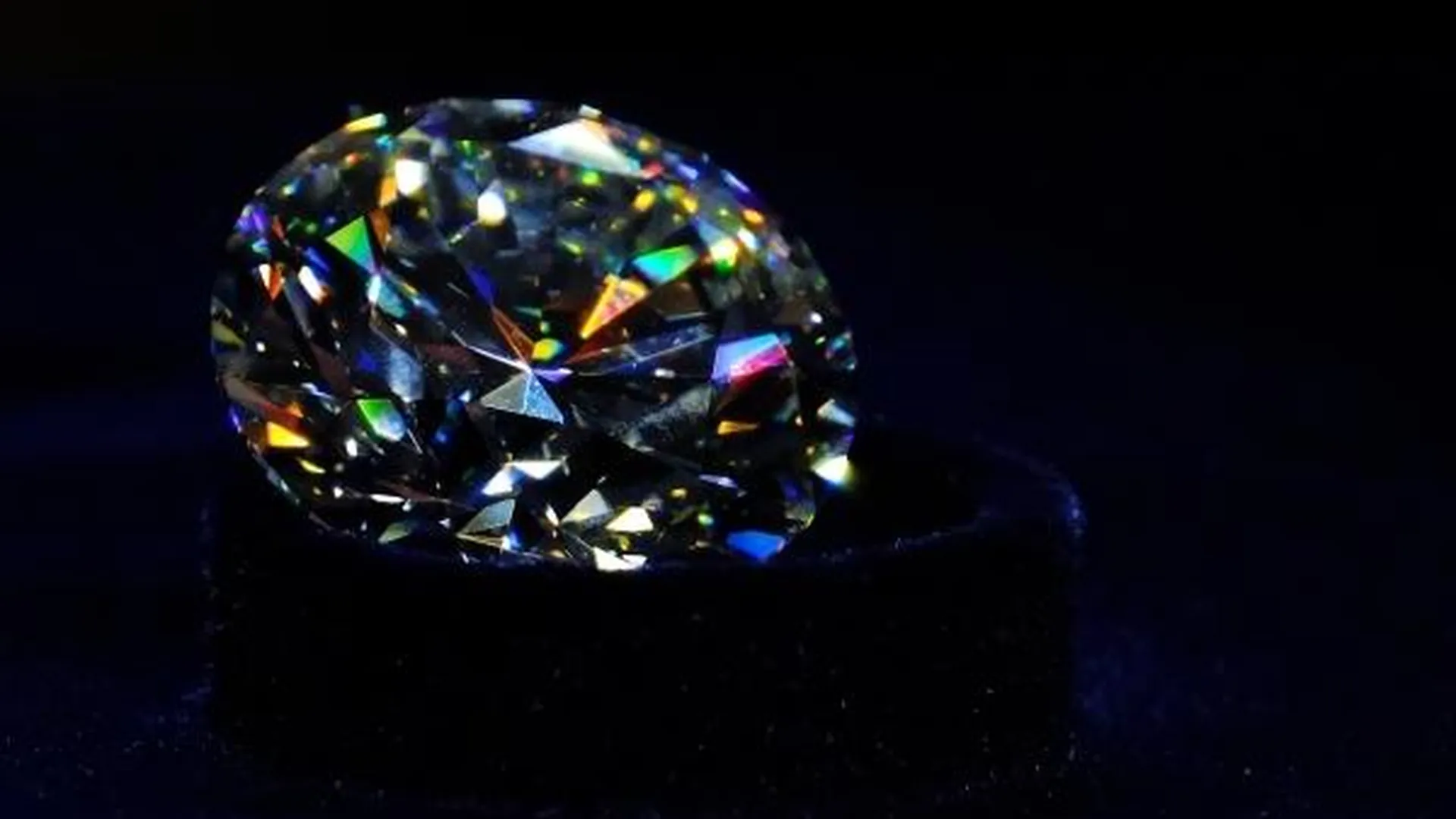 В США продали самый крупный бриллиант, найденный в Сьерра-Леоне