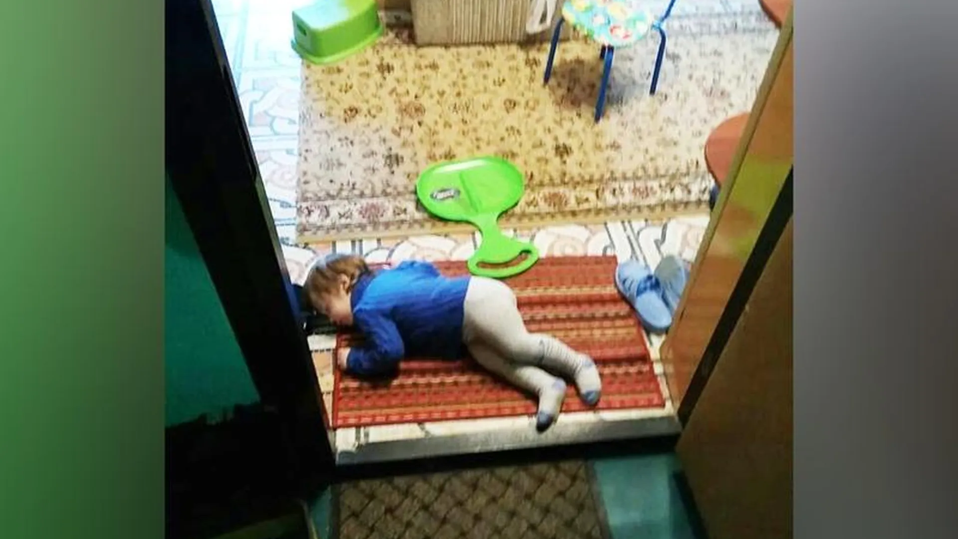 Малыш из Пушкино заперся в квартире от мамы, чтобы та не мешала ему спать