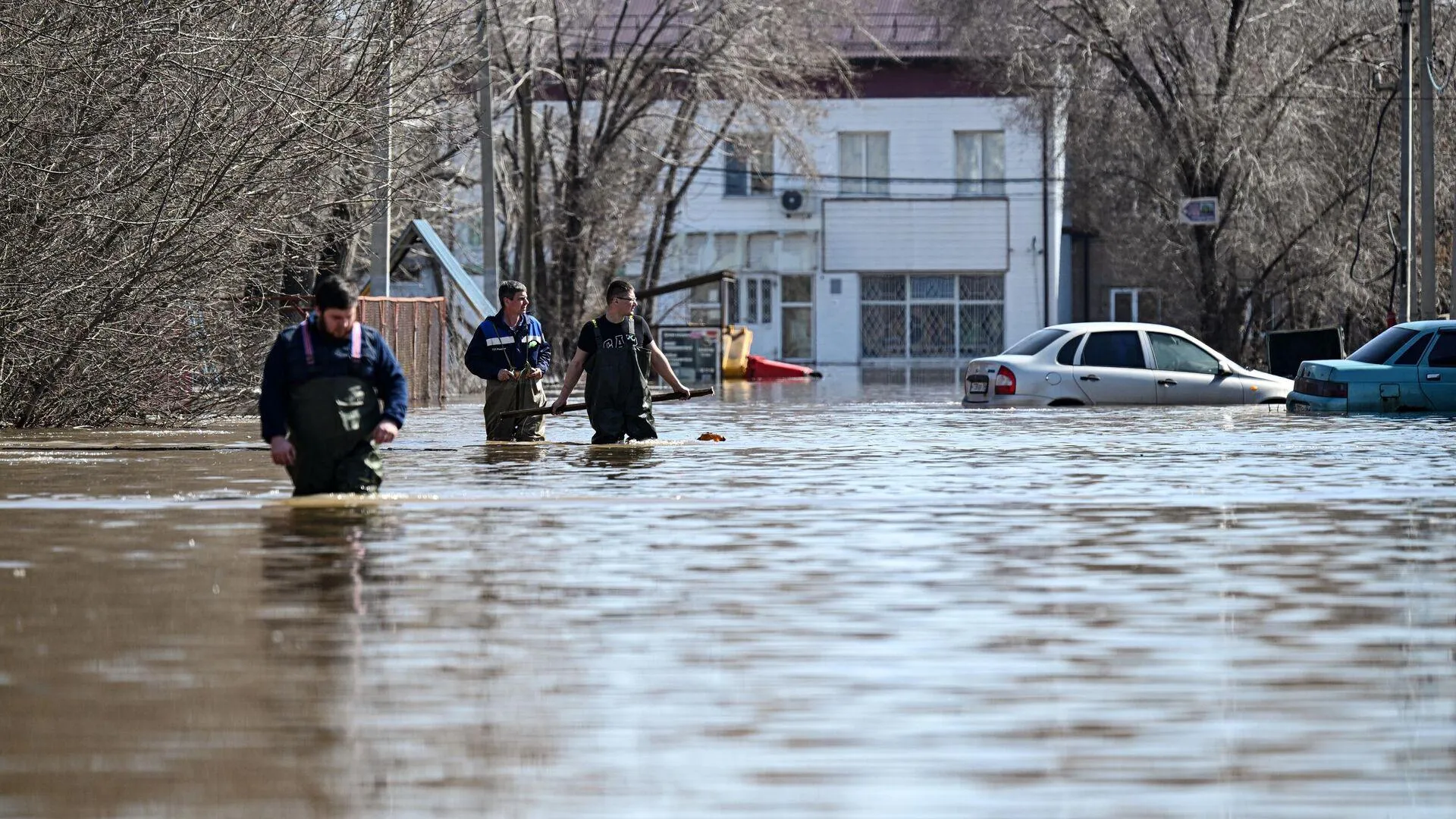 Массовую эвакуацию жителей начали в Оренбурге