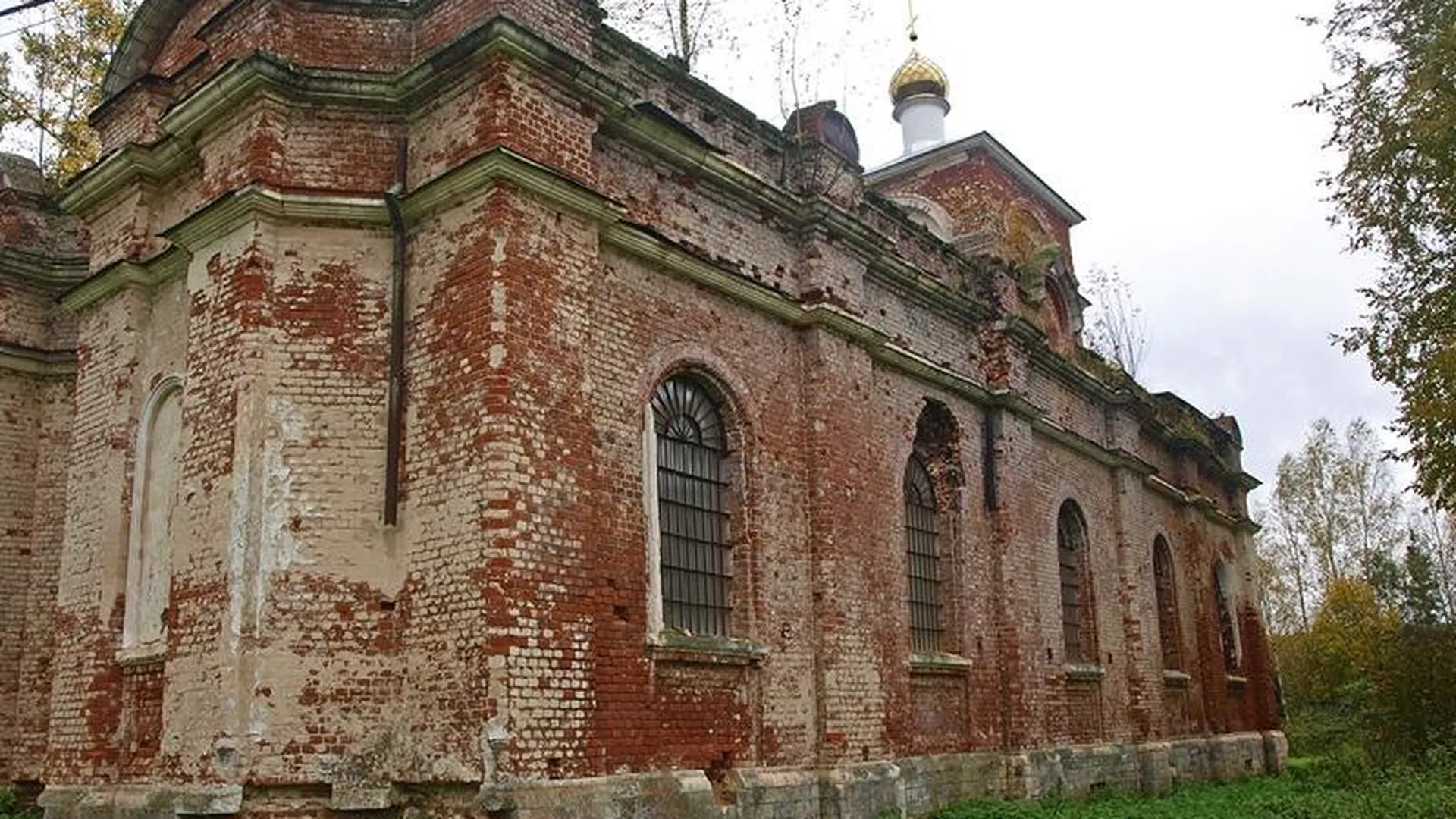 Старая церковь и угольный промысел в селе Чернеево